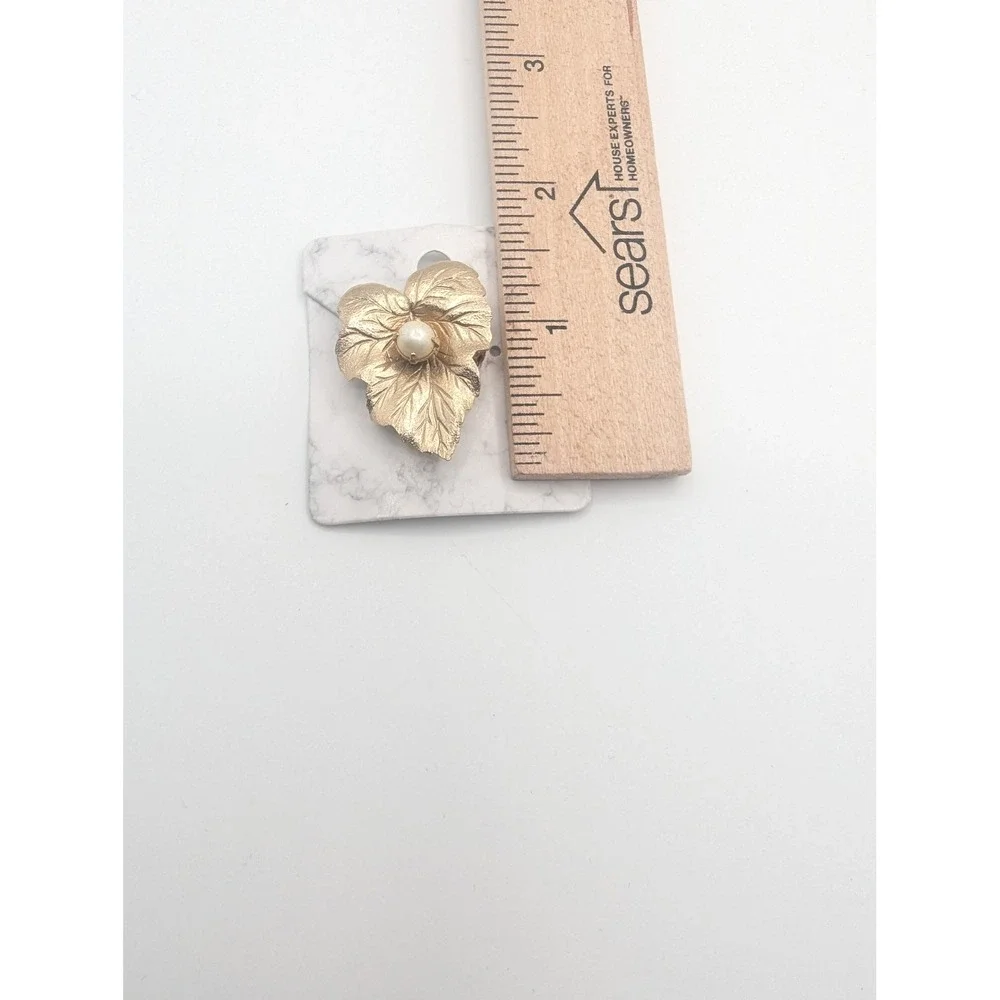 Sarah Coventry Vintage Gold Tone Leaf Brooch Faux Pearl Textured Botanical Pin